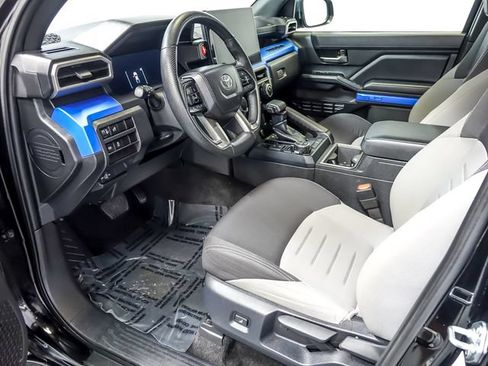 Used 2025 Toyota Tacoma TRD Off-Road AWD/4WD image 13
