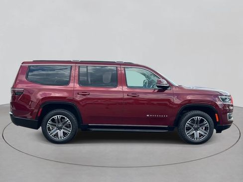 Used 2022 Jeep Wagoneer Series III AWD/4WD image 5