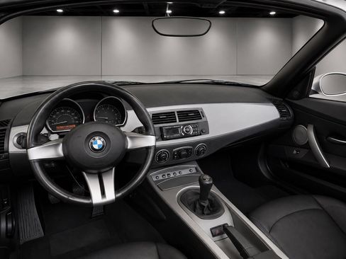 Used 2003 BMW Z4 2.5i RWD image 4