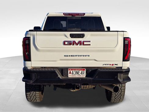 Used 2024 GMC Sierra 2500 AT4X image 8