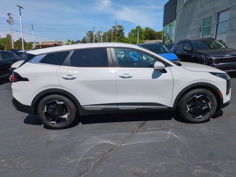 New 2026 Kia Sportage EX FWD image 8