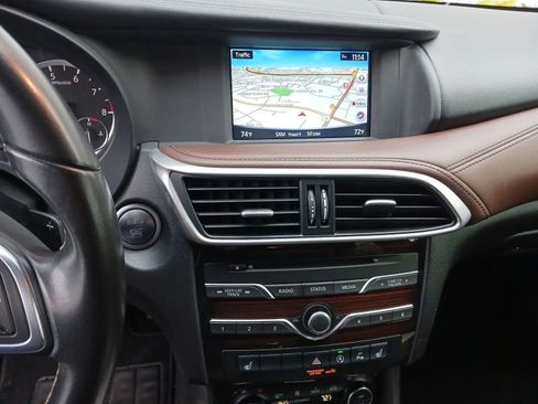 Used 2018 INFINITI QX30 AWD w/ Cafe Teak Theme Package image 7