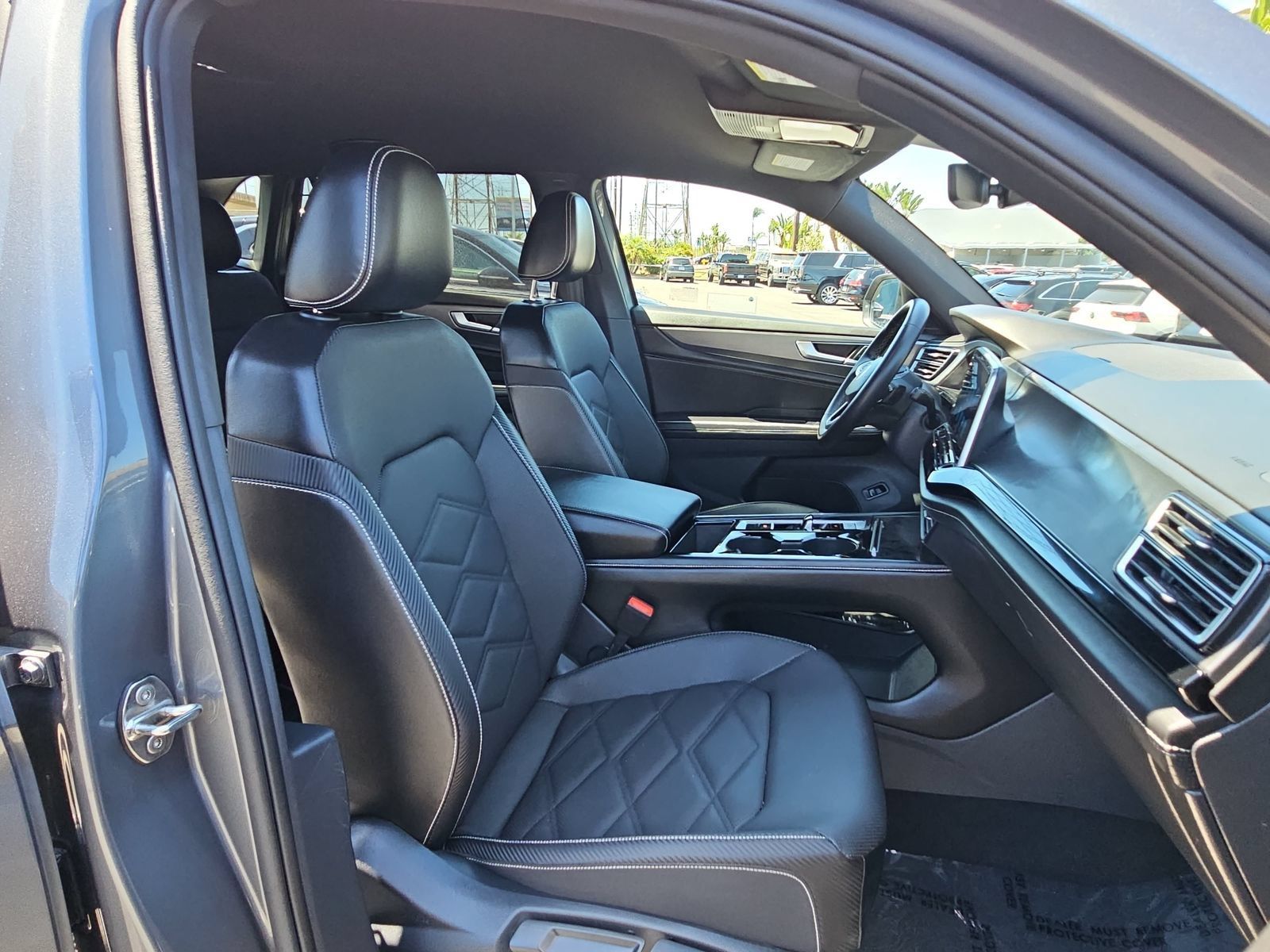 Certified 2024 Volkswagen Atlas Cross Sport SE AWD/4WD image 10