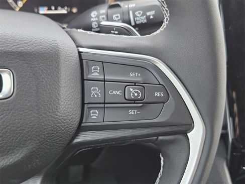 New 2025 Jeep Grand Cherokee L Altitude image 28