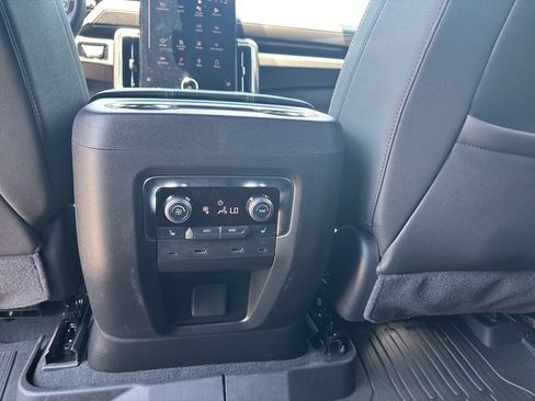 Used 2026 GMC Yukon Elevation w/ Elevation Premium Package AWD/4WD image 31