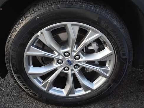 Used 2022 Ford Explorer XLT w/ Equipment Group 202A image 51