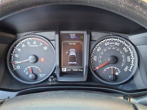 Certified 2018 Toyota Tacoma SR image 27