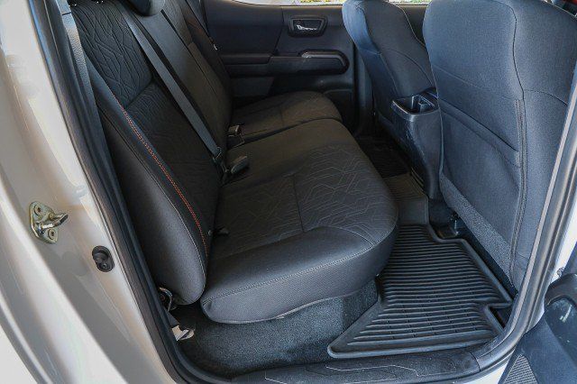 Used 2016 Toyota Tacoma TRD Sport RWD image 30