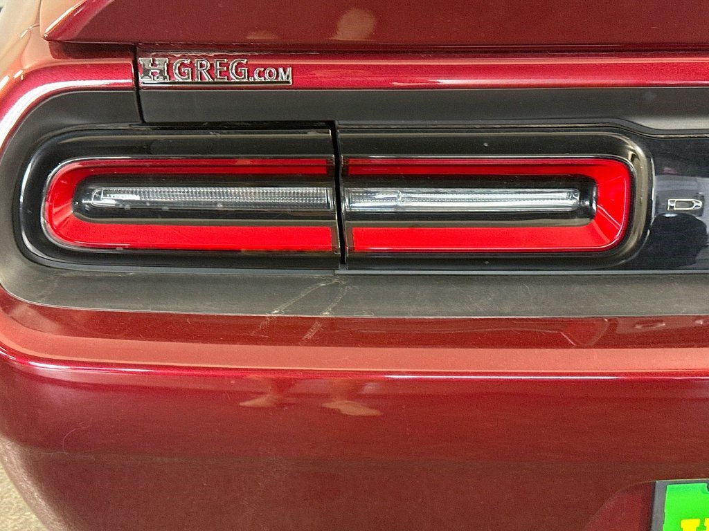 Used 2022 Dodge Challenger SXT RWD image 33