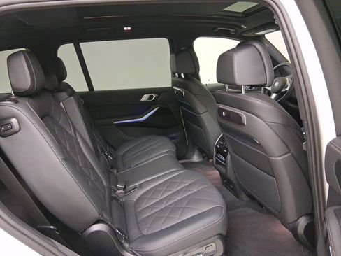 Used 2024 BMW X7 xDrive40i w/ M Sport Package AWD/4WD image 31
