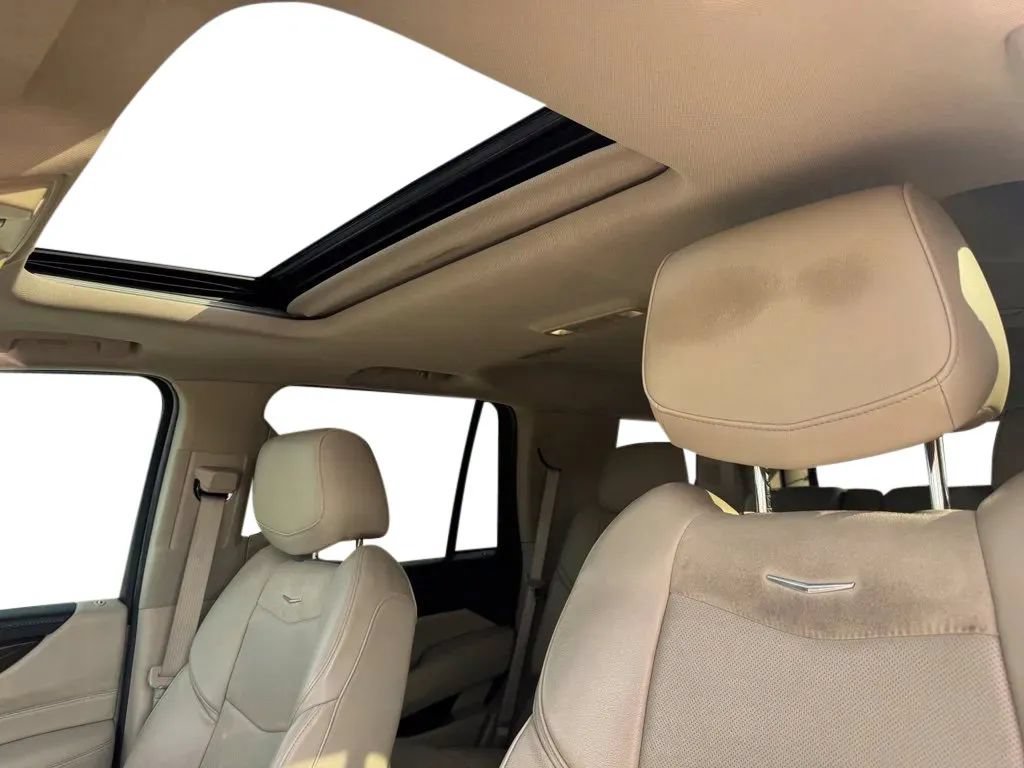 Used 2018 Cadillac Escalade Luxury AWD/4WD image 13