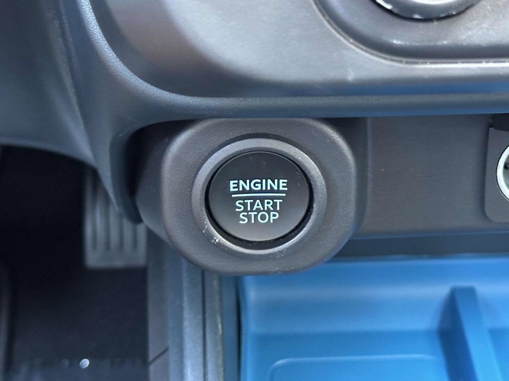 Used 2025 Ford Maverick XLT w/ Equipment Group 301A AWD/4WD image 20