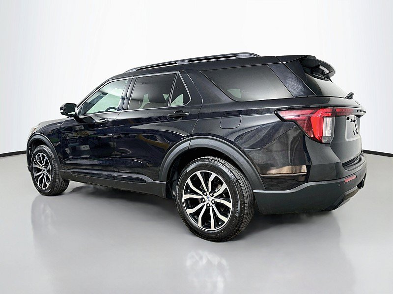 Used 2026 Ford Explorer ST-Line AWD/4WD image 5