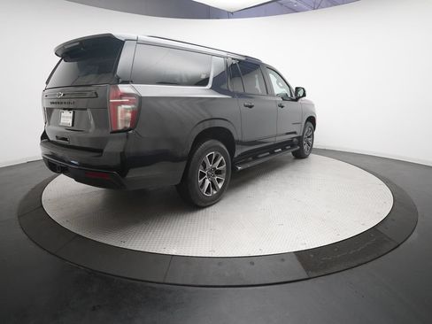 Used 2023 Chevrolet Suburban Z71 w/ Luxury Package AWD/4WD image 35