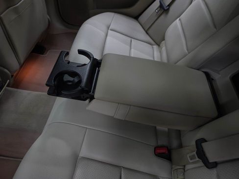 Used 2016 Mercedes-Benz E 350 Sedan image 17