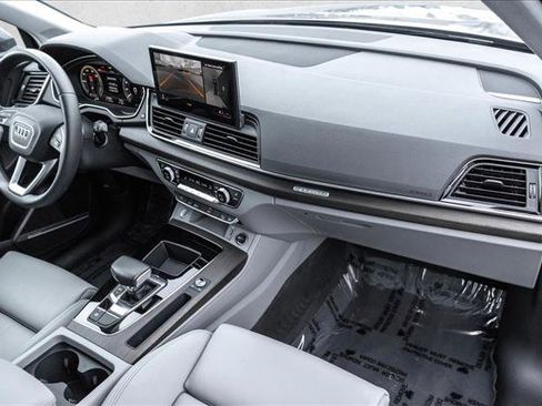 Used 2025 Audi Q5 e Premium Plus w/ Premium Plus Package image 25