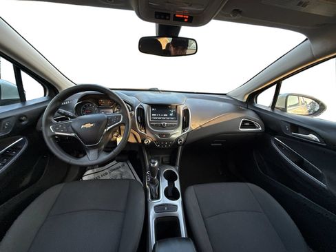 Used 2017 Chevrolet Cruze LT FWD image 22