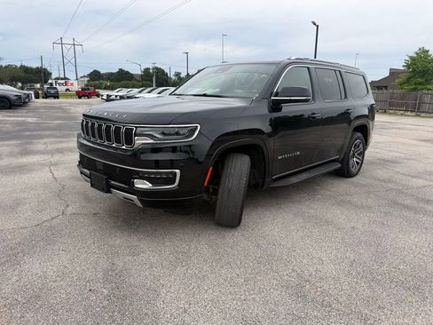 Used 2024 Jeep Wagoneer Series II w/ Flexible Seating Group RWD image 7