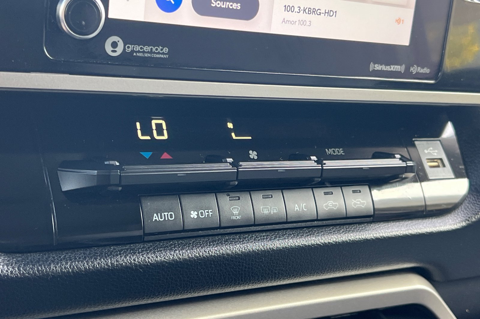 Used 2022 Toyota Tundra SR5 w/ SR5 Convenience Package RWD image 19