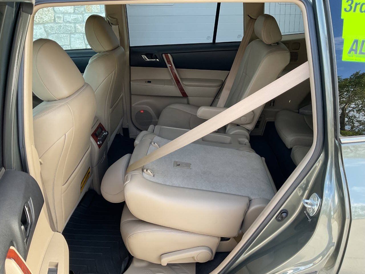 Used 2013 Toyota Highlander Limited AWD/4WD image 34