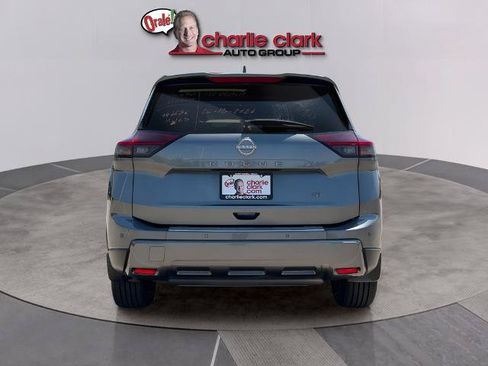 Certified 2024 Nissan Rogue SL FWD image 5