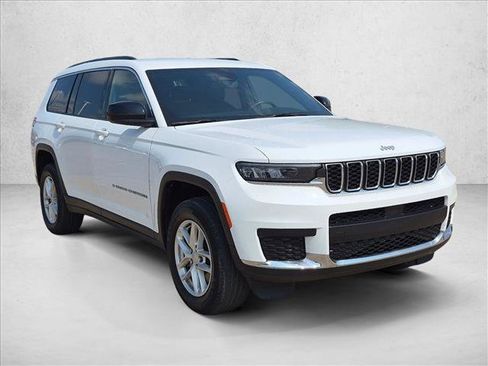Used 2024 Jeep Grand Cherokee L Laredo RWD image 3