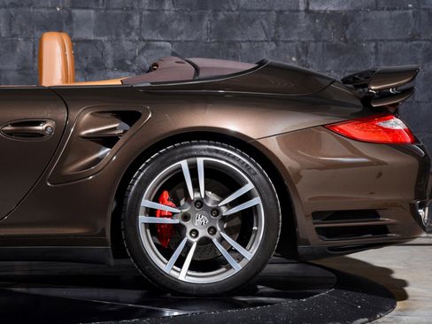 Used 2010 Porsche 911 Turbo AWD/4WD image 23