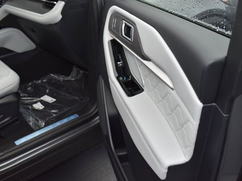 New 2026 Ford Explorer Platinum w/ LUX Leather Package image 14