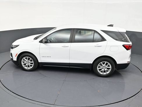 Used 2022 Chevrolet Equinox LS FWD image 14