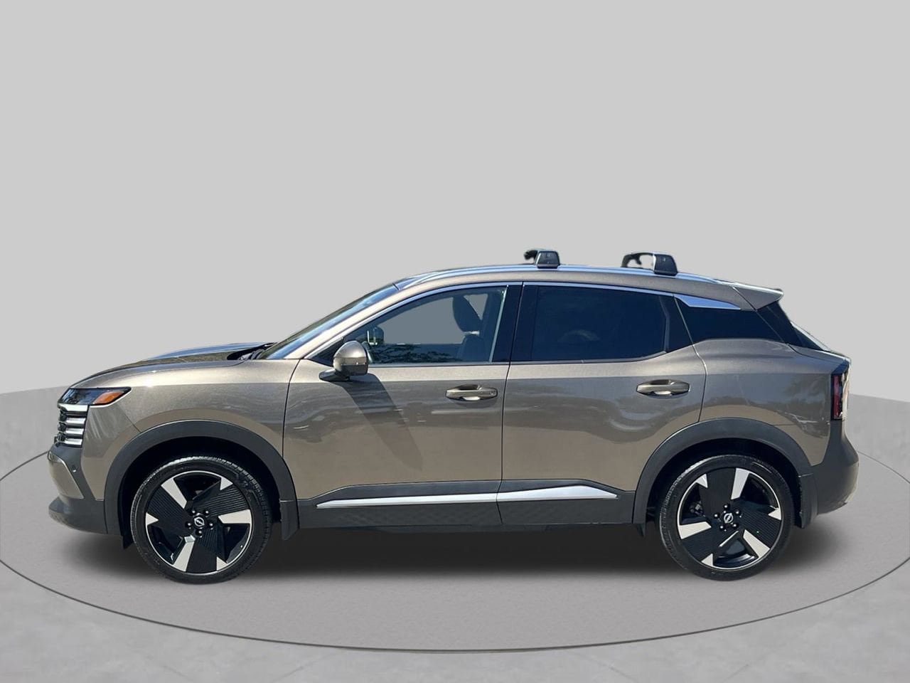 Used 2025 Nissan Kicks SR AWD/4WD image 2