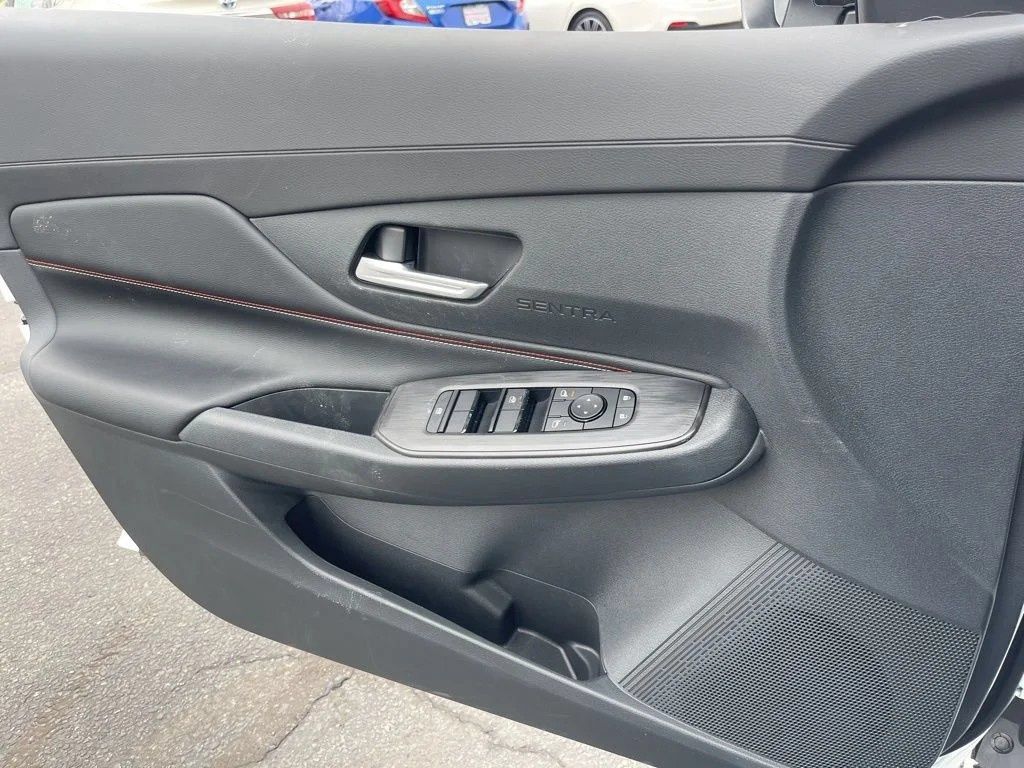 Used 2026 Nissan Sentra SR w/ Floor Mat Package FWD image 16