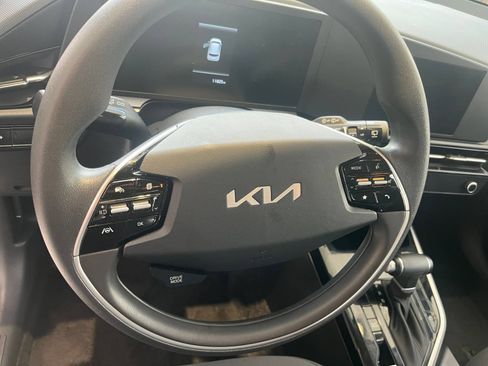 Used 2026 Kia Niro LX FWD image 25