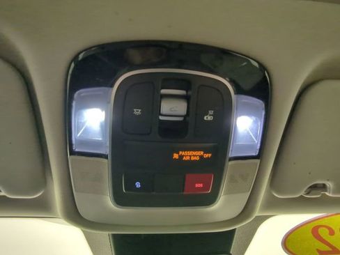 Used 2022 Hyundai Tucson Limited image 25