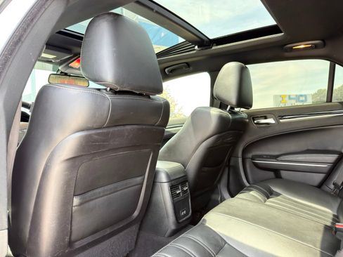 Used 2019 Chrysler 300 S w/ S Model Appearance Package RWD image 18