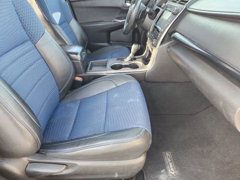 Used 2016 Toyota Camry SE image 17