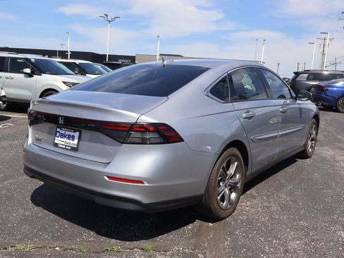 Used 2023 Honda Accord EX image 7