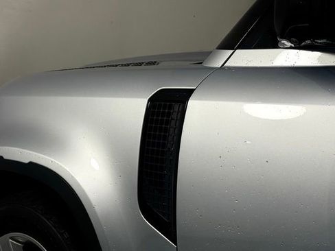 Used 2022 Land Rover Defender 110 SE image 16