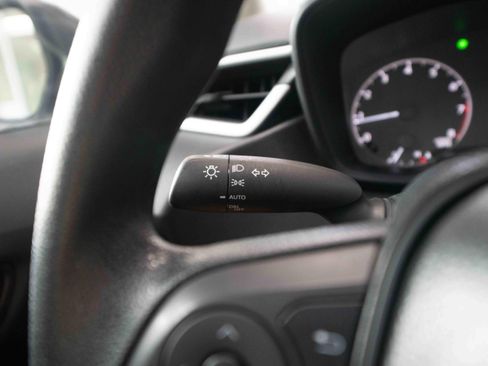 Used 2025 Toyota Corolla LE FWD image 13