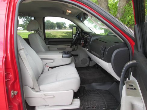 Used 2011 Chevrolet Silverado 2500 LT w/ Interior Plus Package AWD/4WD image 21