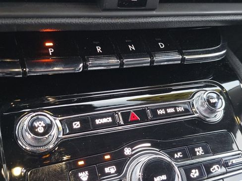 Used 2021 Lincoln Corsair Reserve w/ Equipment Group 201A image 28