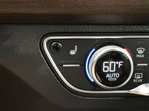 Used 2024 Audi Q5 2.0T Premium w/ Convenience Package image 13