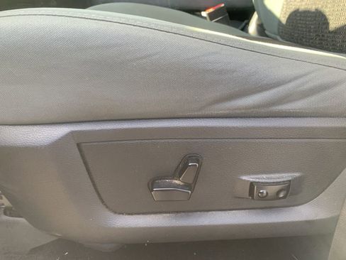 Used 2017 RAM 2500 Big Horn w/ Sport Appearance Group AWD/4WD image 11