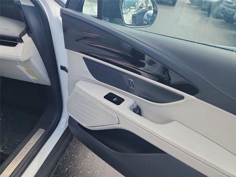 New 2026 Lincoln Nautilus Premier w/ Jet Appearance Package image 23