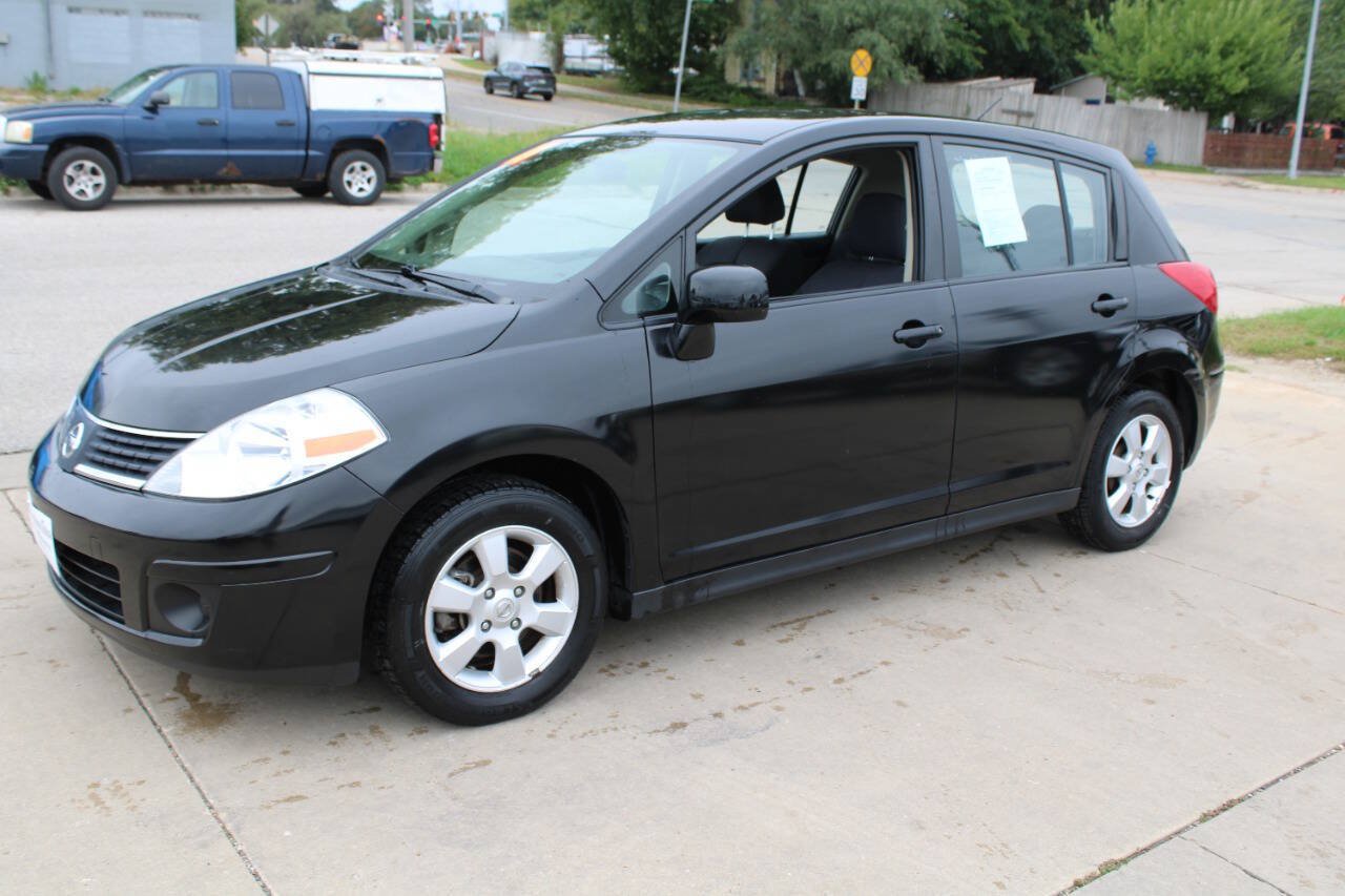 Used 2007 Nissan Versa Hatchback w/ ABS Pkg FWD image 4