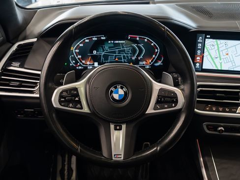 Used 2022 BMW X7 M50i image 12