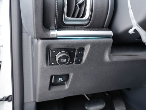 New 2025 Ford Expedition Platinum w/ Stealth Performance Package image 19