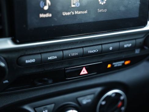 Used 2023 Hyundai Venue SE image 34