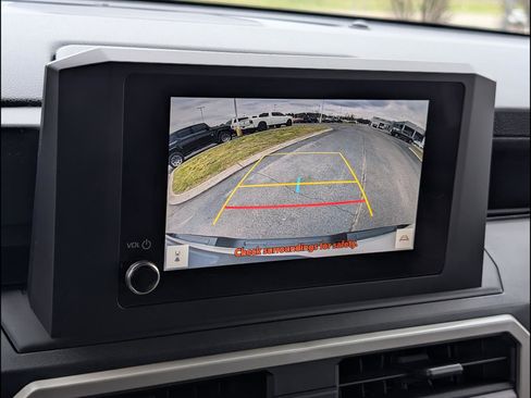 Used 2025 Toyota Tacoma SR image 12