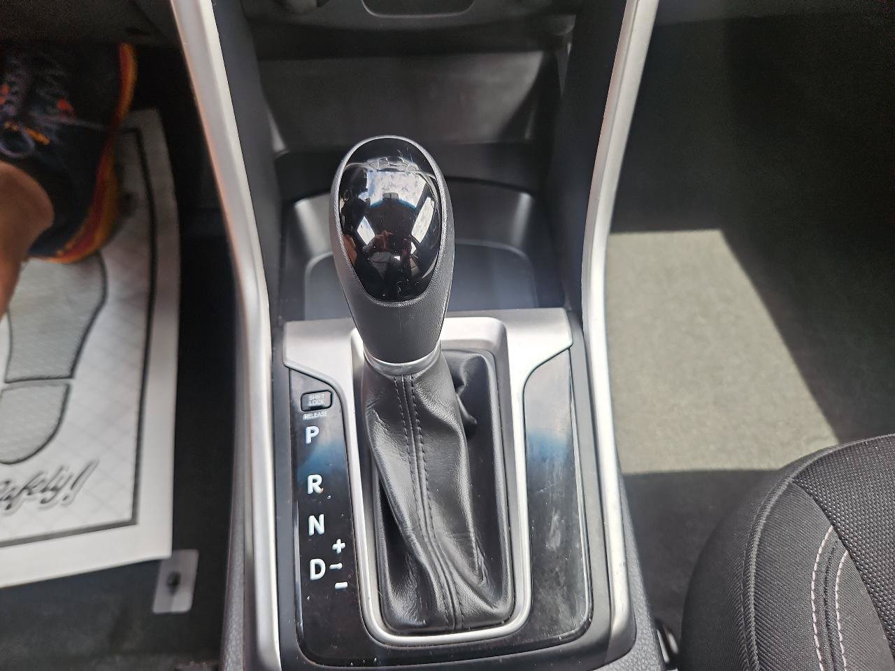Used 2013 Hyundai Elantra GT FWD image 30