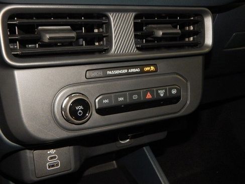 New 2025 Ford Maverick XL image 23